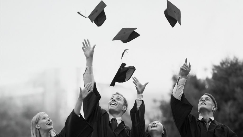 The sworn translation of a university degree is imperative in order to apply to any Spanish educational organism or to access the Spanish labour market. Similarly, many institutions request an official translation of the curriculum specifying majors, training hours, credits, etc.